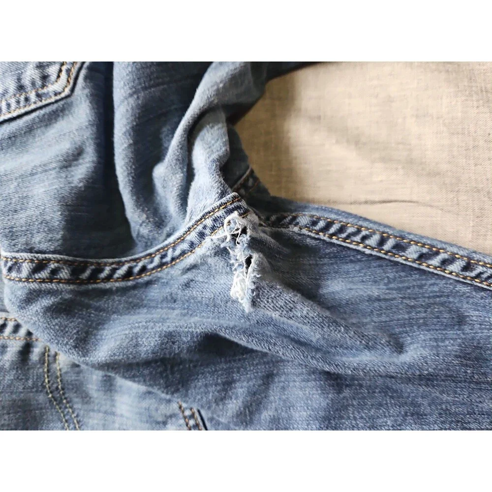 Levis 514 Jeans Mens Size 32 x 32 Relaxed Fit Straight Leg Stretch Denim
